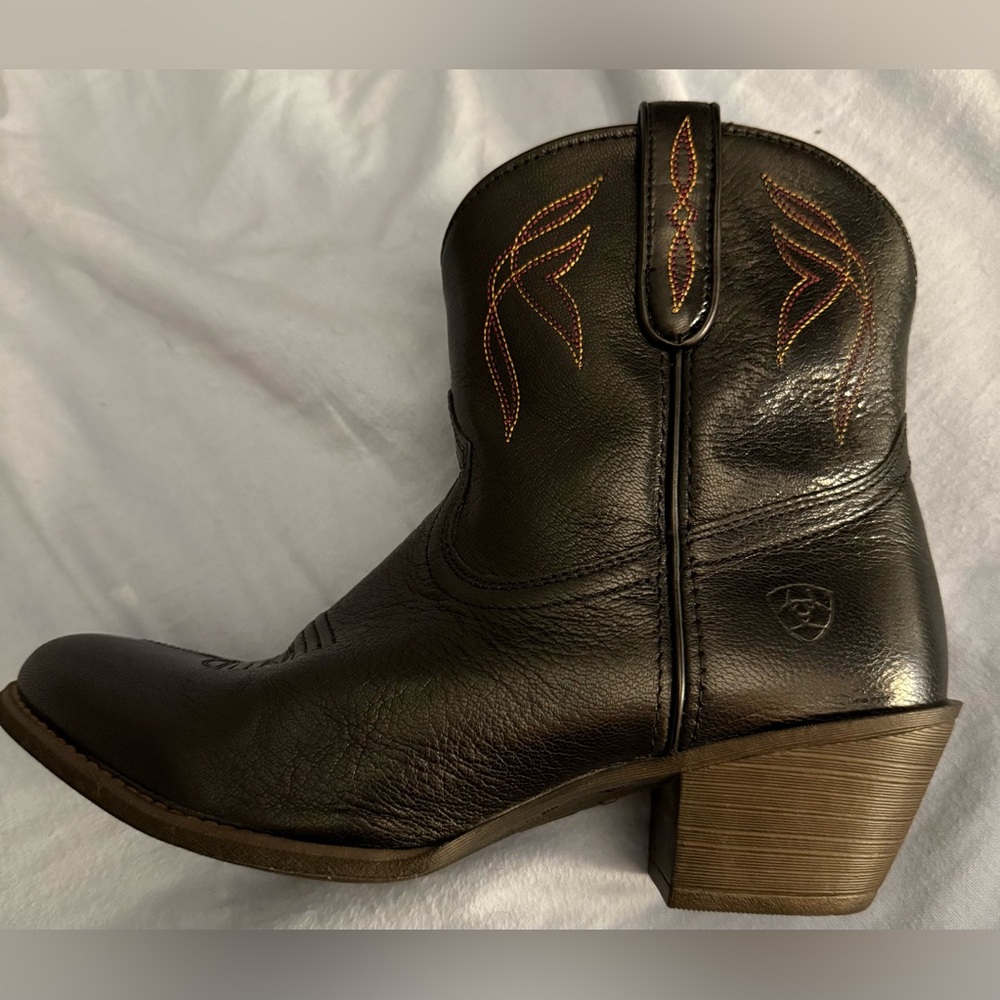 Ariat Women's Boots (Darlin 10)